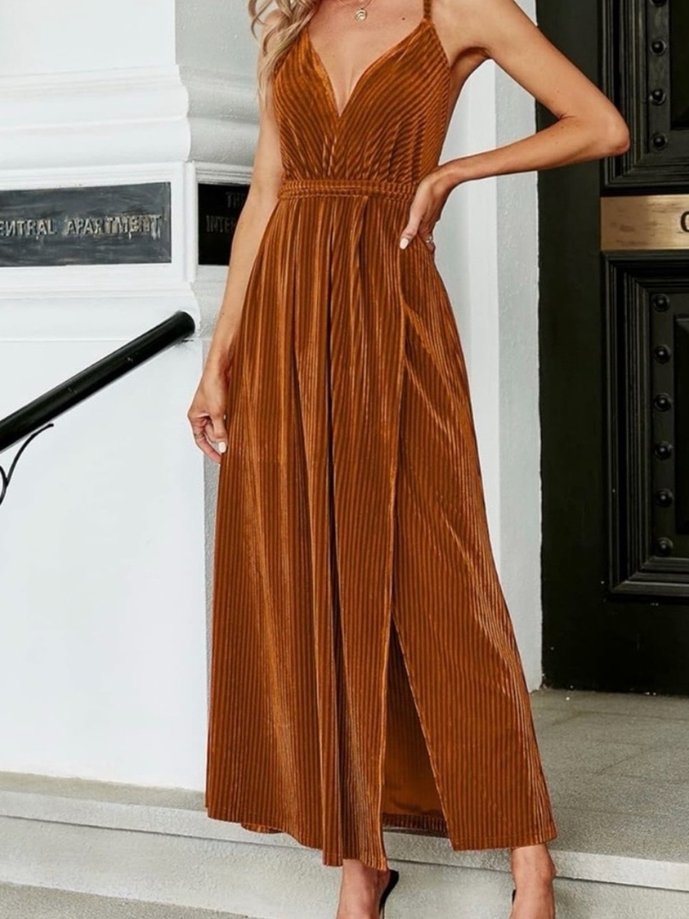 Women's Velvet Spaghetti Strap Maxi Dress - Rust